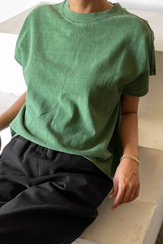 LE BON SHOPPE Jeanna Tee - Basil